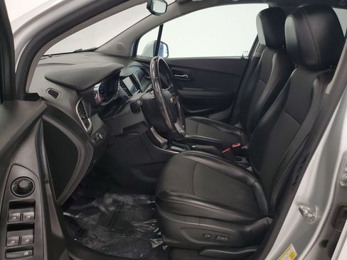 Used 2019 Chevrolet Trax LT w/ LT Convenience Package AWD/4WD image 8