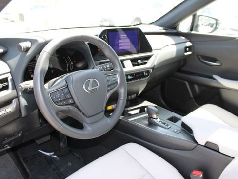 Used 2025 Lexus UX 300h FWD image 12