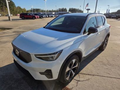 Used 2025 Volvo XC40 B5 Plus