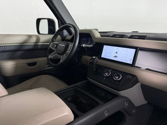 Used 2020 Land Rover Defender 110 HSE AWD/4WD image 17