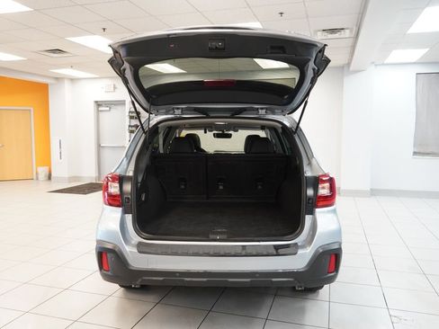 Used 2018 Subaru Outback 3.6R Limited AWD/4WD image 10