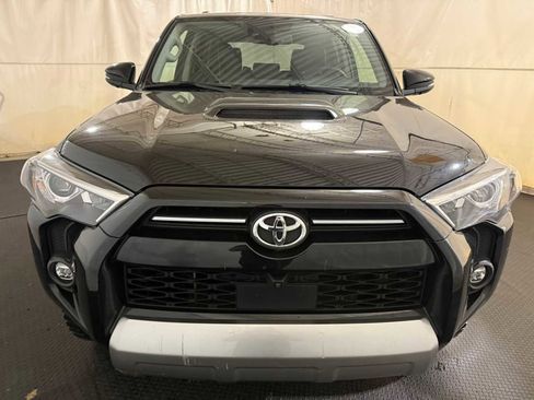 Certified 2022 Toyota 4Runner TRD Off-Road Premium w/ 4Runner Bronze Package (TMS) image 3