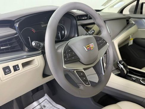 New 2025 Cadillac XT5 Premium Luxury image 15