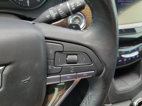 Used 2020 Cadillac XT6 Premium Luxury FWD image 25