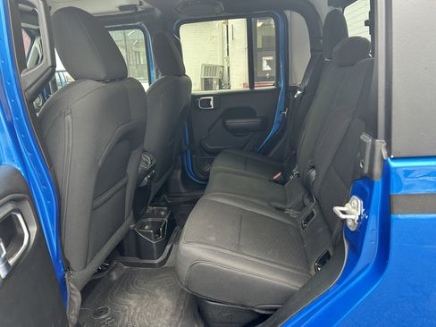 Used 2020 Jeep Gladiator Sport w/ Quick Order Package 24S image 12