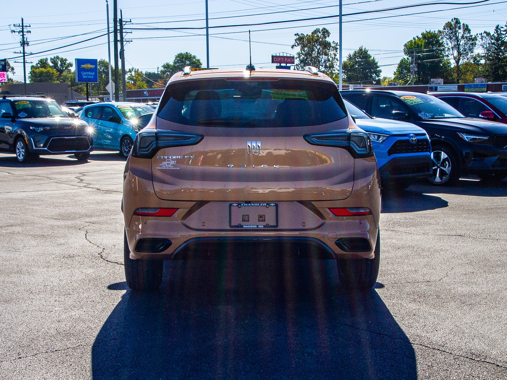 Used 2025 Buick Encore GX Avenir w/ Avenir Technology Package FWD image 6