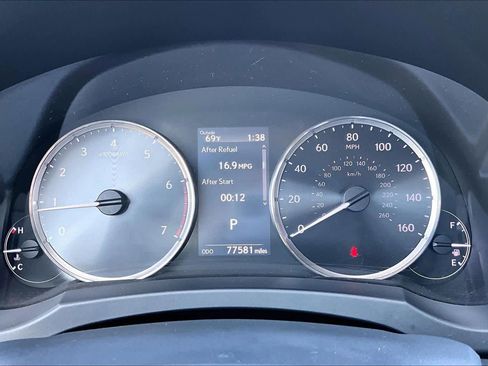 Used 2017 Lexus IS 200t image 23