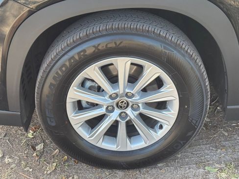 Used 2025 Toyota Grand Highlander FWD image 33