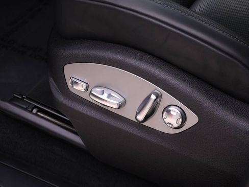 Used 2024 Porsche Macan image 21