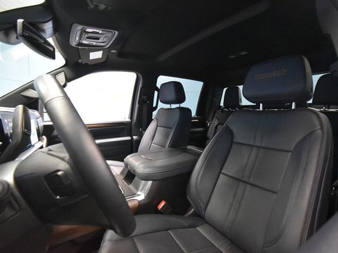 Used 2025 Chevrolet Silverado 2500 High Country image 17