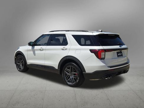 Used 2025 Ford Explorer ST AWD/4WD image 4