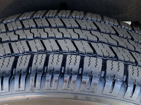 Used 2024 Chevrolet Silverado 1500 LT image 36