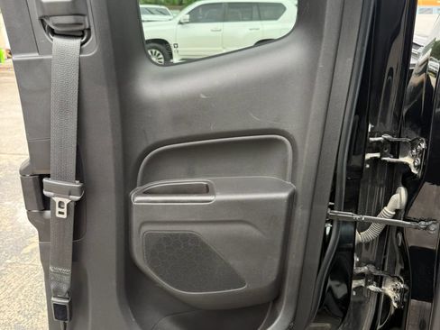 Used 2018 Chevrolet Colorado W/T RWD image 18