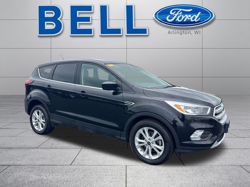 Used 2019 Ford Escape SE FWD image 1