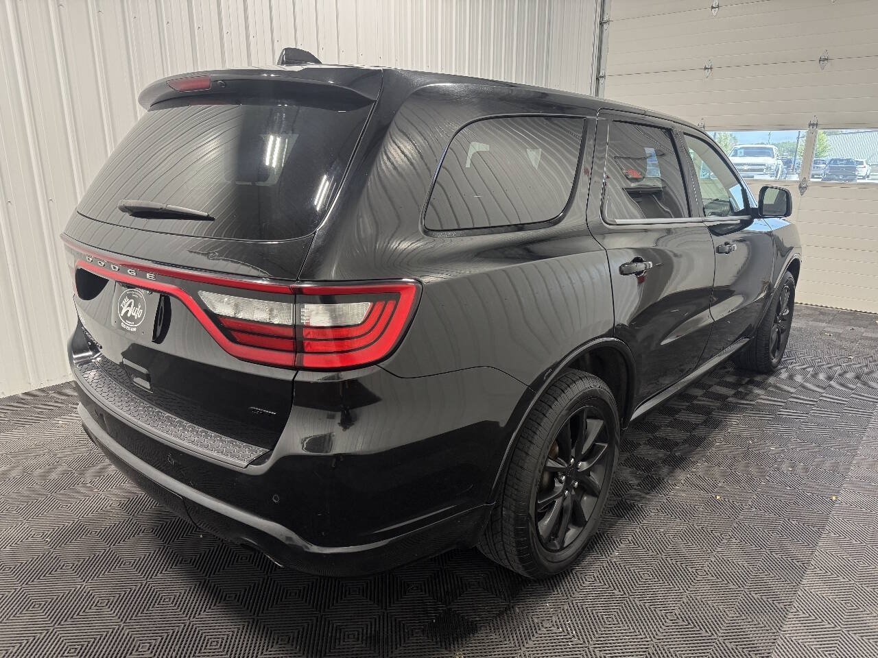 Used 2018 Dodge Durango GT w/ Blacktop Package AWD/4WD image 3