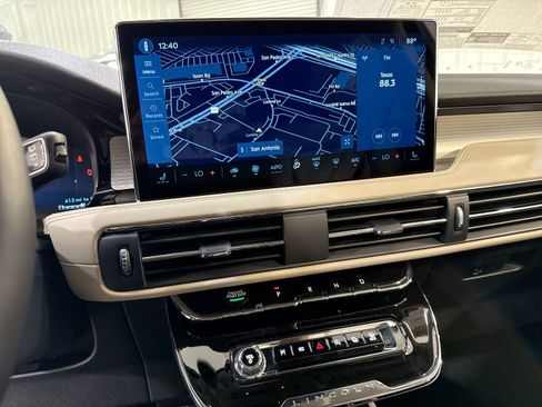 New 2026 Lincoln Corsair Premiere image 19