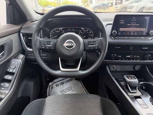 Certified 2022 Nissan Rogue SV image 30