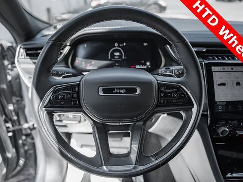 Used 2022 Jeep Grand Cherokee Overland w/ Luxury Tech Group IV image 10