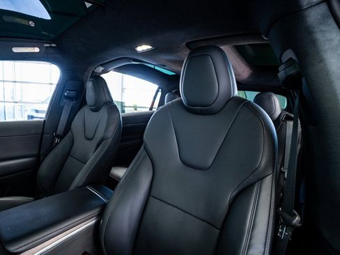 Used 2022 Tesla Model X image 37
