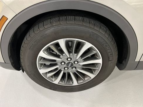 Used 2023 Lincoln Nautilus AWD w/ Premium Package image 8