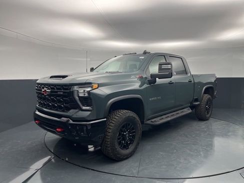 New 2026 Chevrolet Silverado 2500 ZR2 image 4