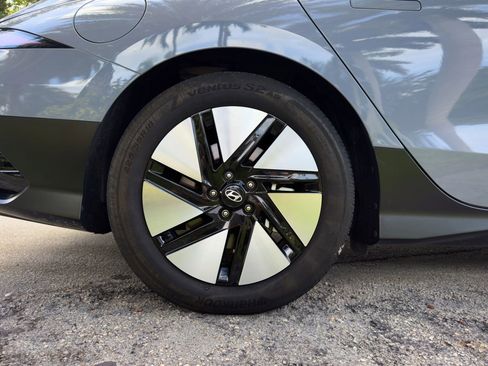 Used 2024 Hyundai Ioniq 6 SE RWD image 83