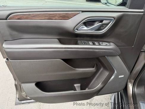 Used 2021 Chevrolet Tahoe LT w/ Signature Plus Package w/ LT Signature Package image 19