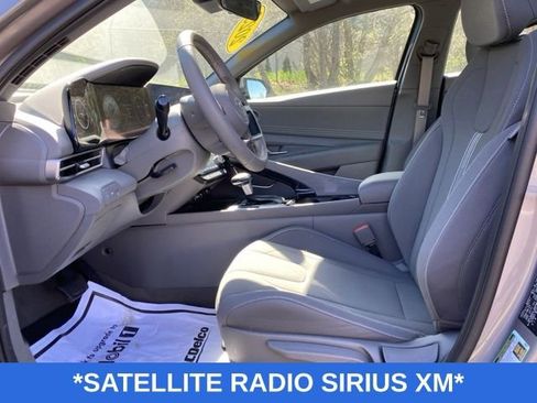 Used 2023 Hyundai Elantra SEL w/ Convenience Package FWD image 10