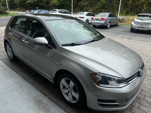 Used 2017 Volkswagen Golf Wolfsburg Edition image 3