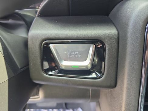 Certified 2025 GMC Yukon XL AT4 AWD/4WD image 29