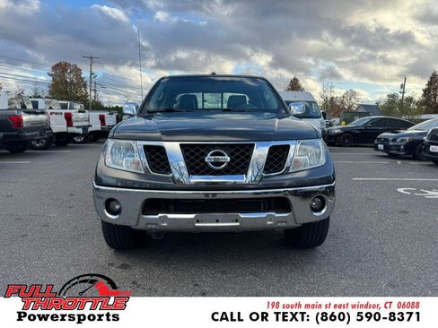 Used 2014 Nissan Frontier SL w/ SL Moonroof Package image 3