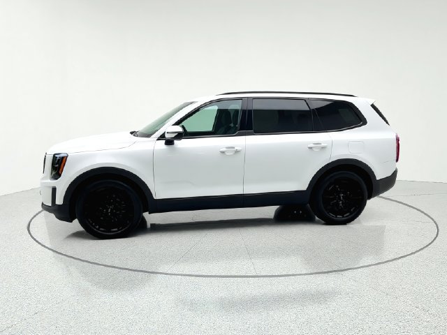 Certified 2022 Kia Telluride SX w/ Nightfall Edition Package AWD/4WD image 2