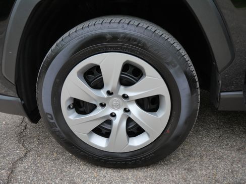 Certified 2024 Toyota RAV4 LE AWD/4WD image 16