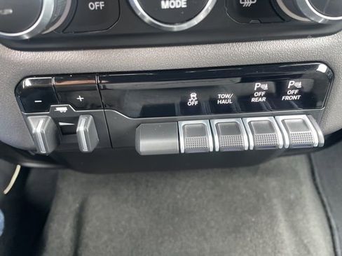 Used 2021 RAM 1500 Big Horn image 30