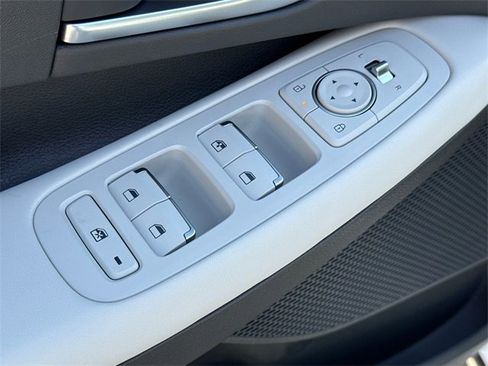Certified 2025 Hyundai Sonata SE image 18