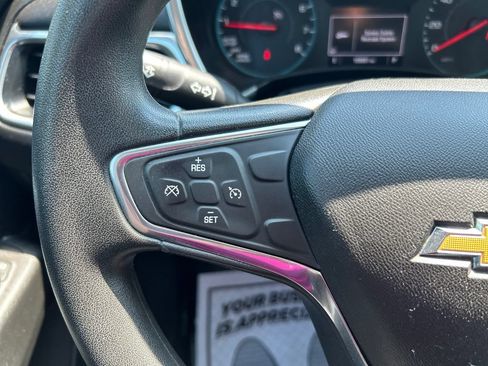 Used 2018 Chevrolet Equinox LT FWD image 22