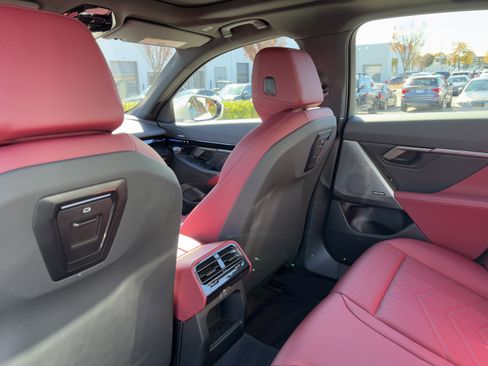 Certified 2025 BMW 530i xDrive w/ Premium Package image 33