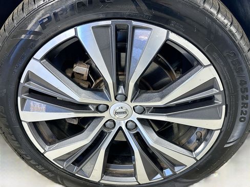 Used 2022 Volvo XC60 B5 Momentum w/ Protection Package Premier image 30