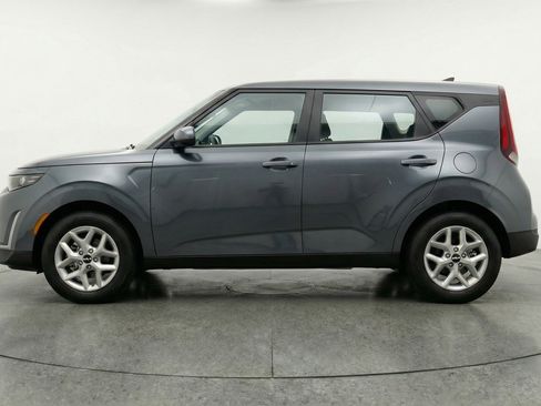 Used 2025 Kia Soul LX w/ LX Technology Package image 5