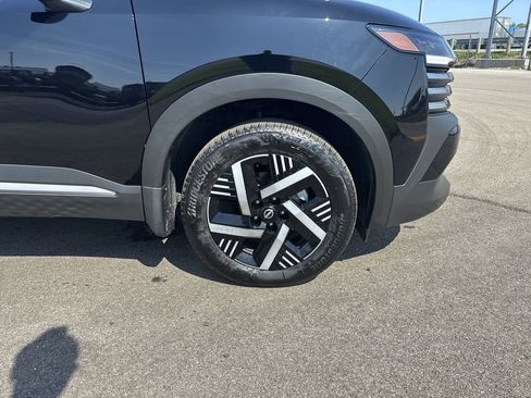Certified 2025 Nissan Kicks SV FWD image 14