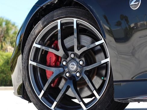 Used 2020 Nissan 370Z NISMO RWD image 8