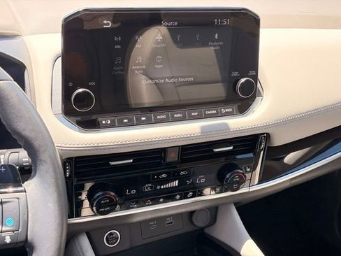 Used 2023 Nissan Rogue SL w/ SL Premium Package FWD image 20