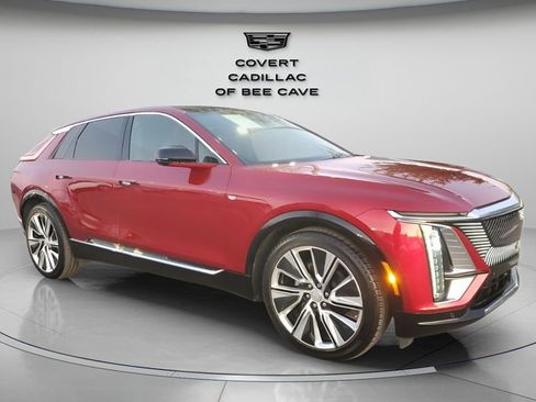Certified 2024 Cadillac Lyriq Luxury w/ LPO, Floor Liner Package image 1
