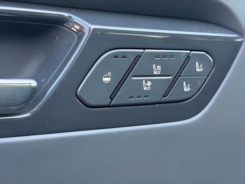 Used 2026 Kia EV9 Land image 13