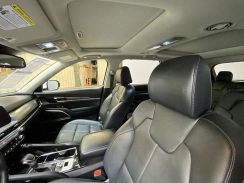 Used 2024 Kia Telluride SX w/ Towing Package image 22