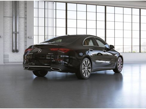 Used 2023 Mercedes-Benz CLA 250 4MATIC image 11