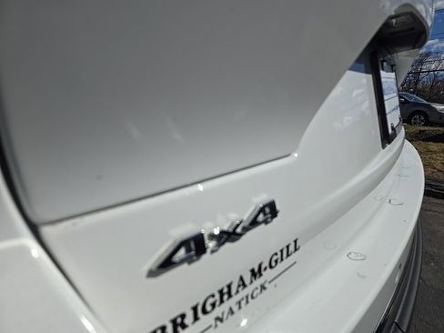 Certified 2023 Jeep Grand Cherokee Limited AWD/4WD image 9