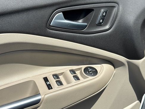 Used 2013 Ford C-MAX SEL FWD image 29