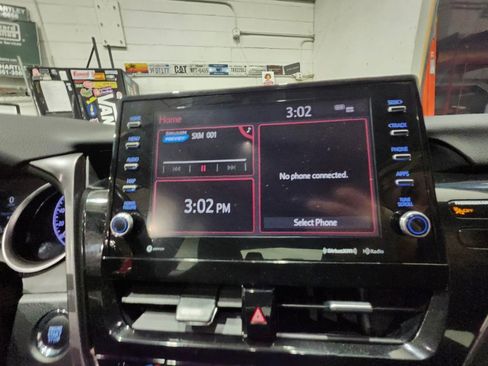 Used 2022 Toyota Camry XLE image 24