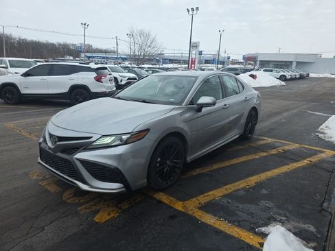 Used 2024 Toyota Camry XSE image 9